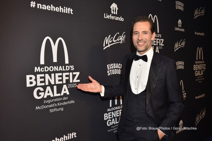 Alexander Mazza / McDonald's Benefiz Gala zugunsten der McDonald's Kinderhilfe Stiftung in den Eisbach Studios in M&uuml;nchen am 06.12.2025 /&copy; Foto: BrauerPhotos / Goran Nitschke 